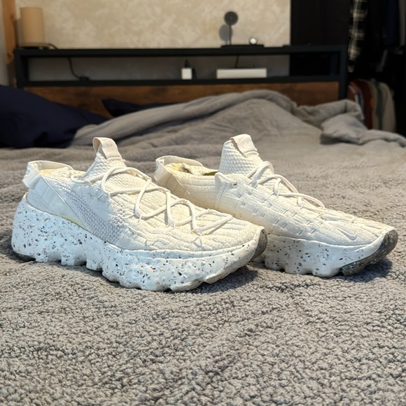 Nike shoes - Picture 3 of 3